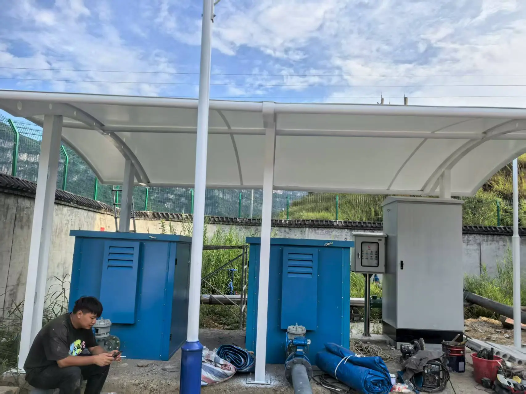 贵州习水膜结构棚怎么选?多雨高湿山区,避开低价铁皮棚与劣质膜材坑