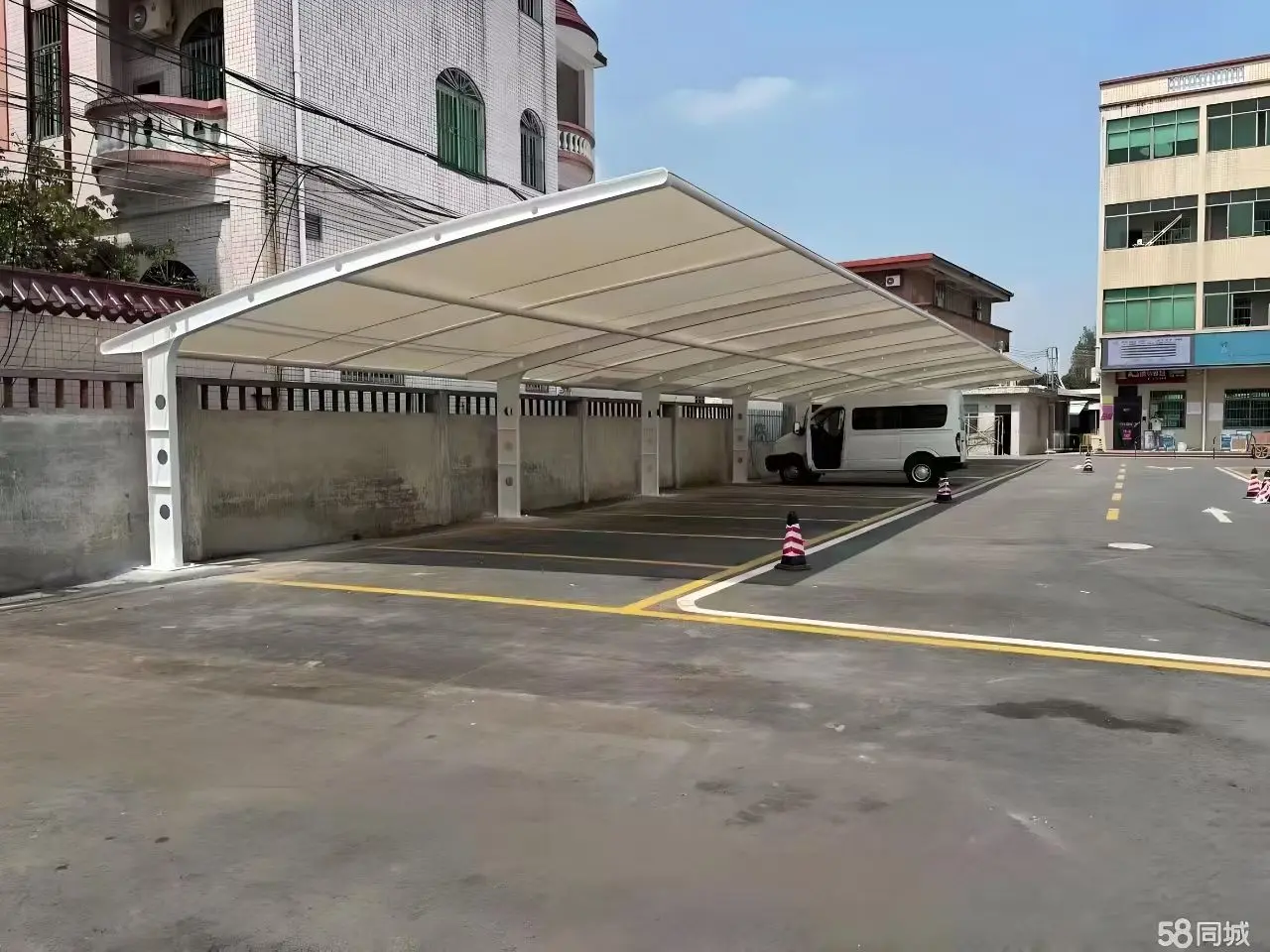 贵州习水膜结构工程科普:山地多雨强紫外环境,停车棚选材别只看低价